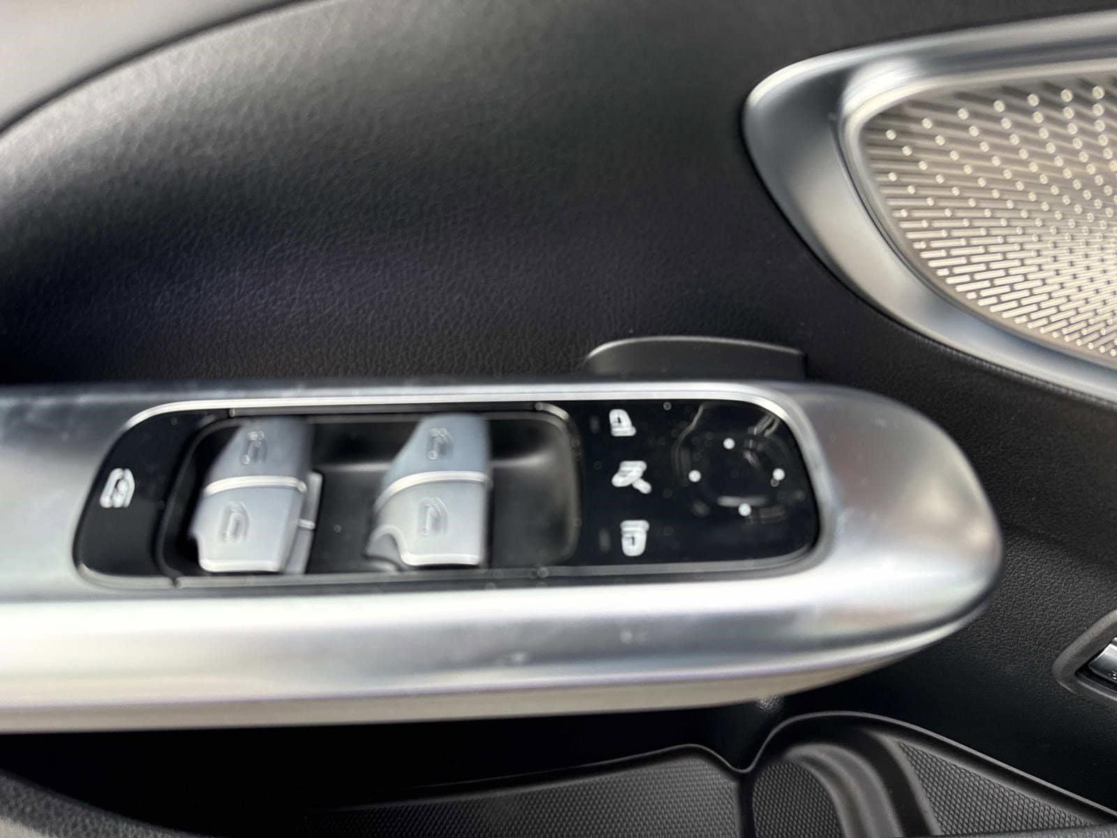 2026 MERCEDES-BENZ C-CLASS - Image 25