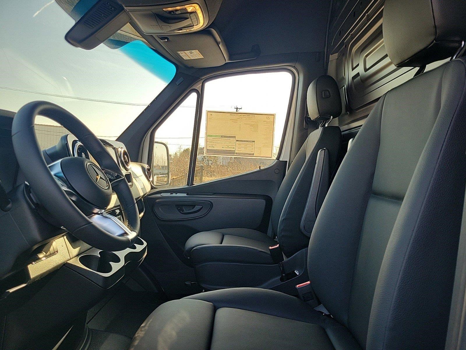 2025 MERCEDES-BENZ SPRINTER - Image 18