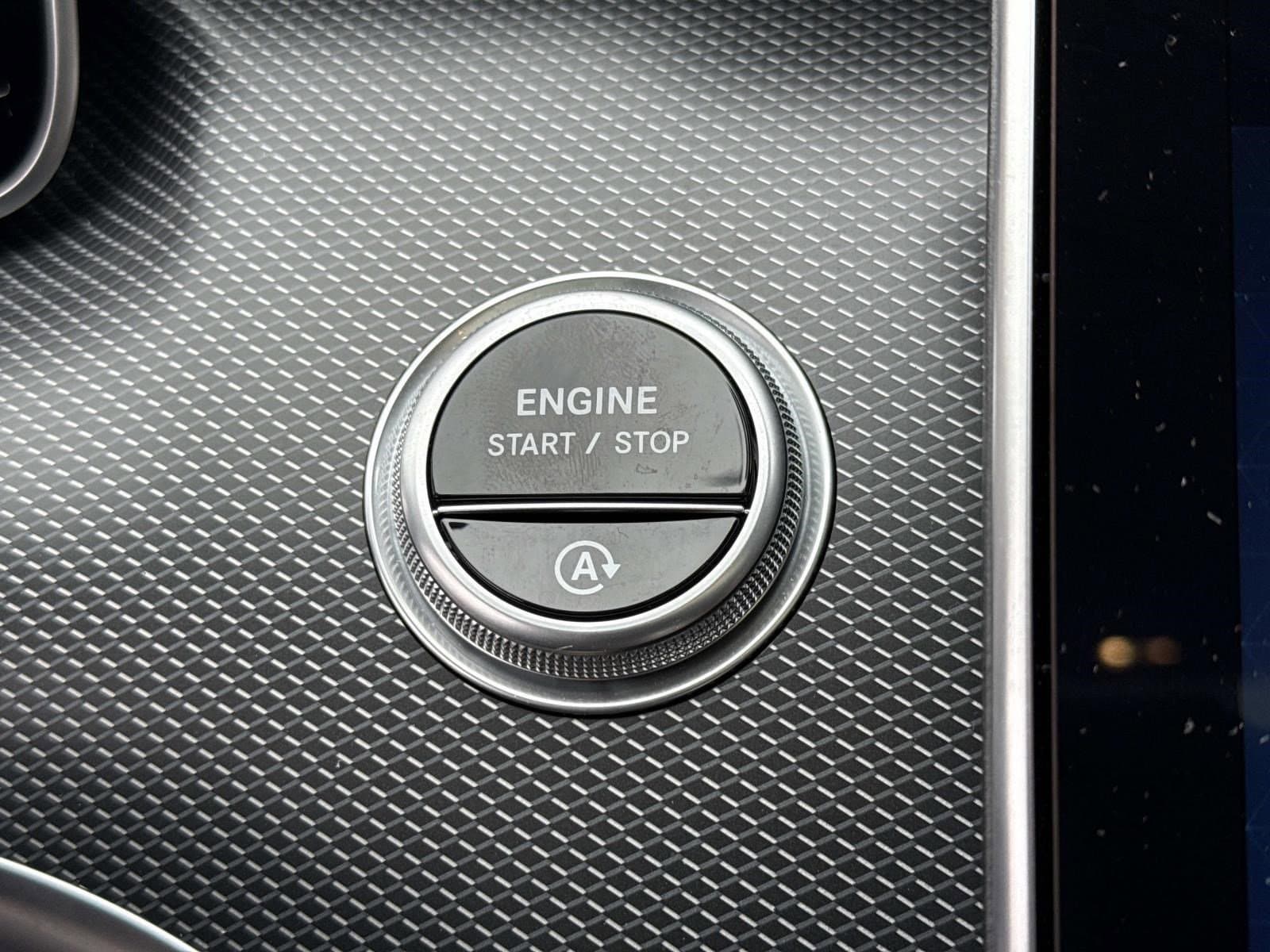 2025 MERCEDES-BENZ C-CLASS - Image 37