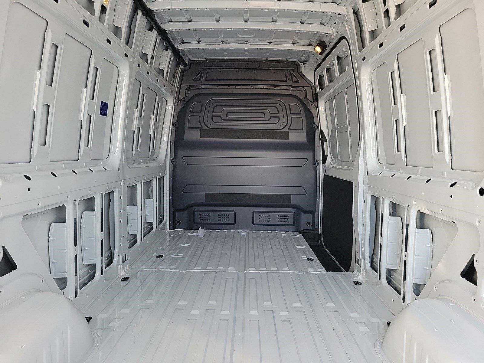 2025 MERCEDES-BENZ SPRINTER - Image 13