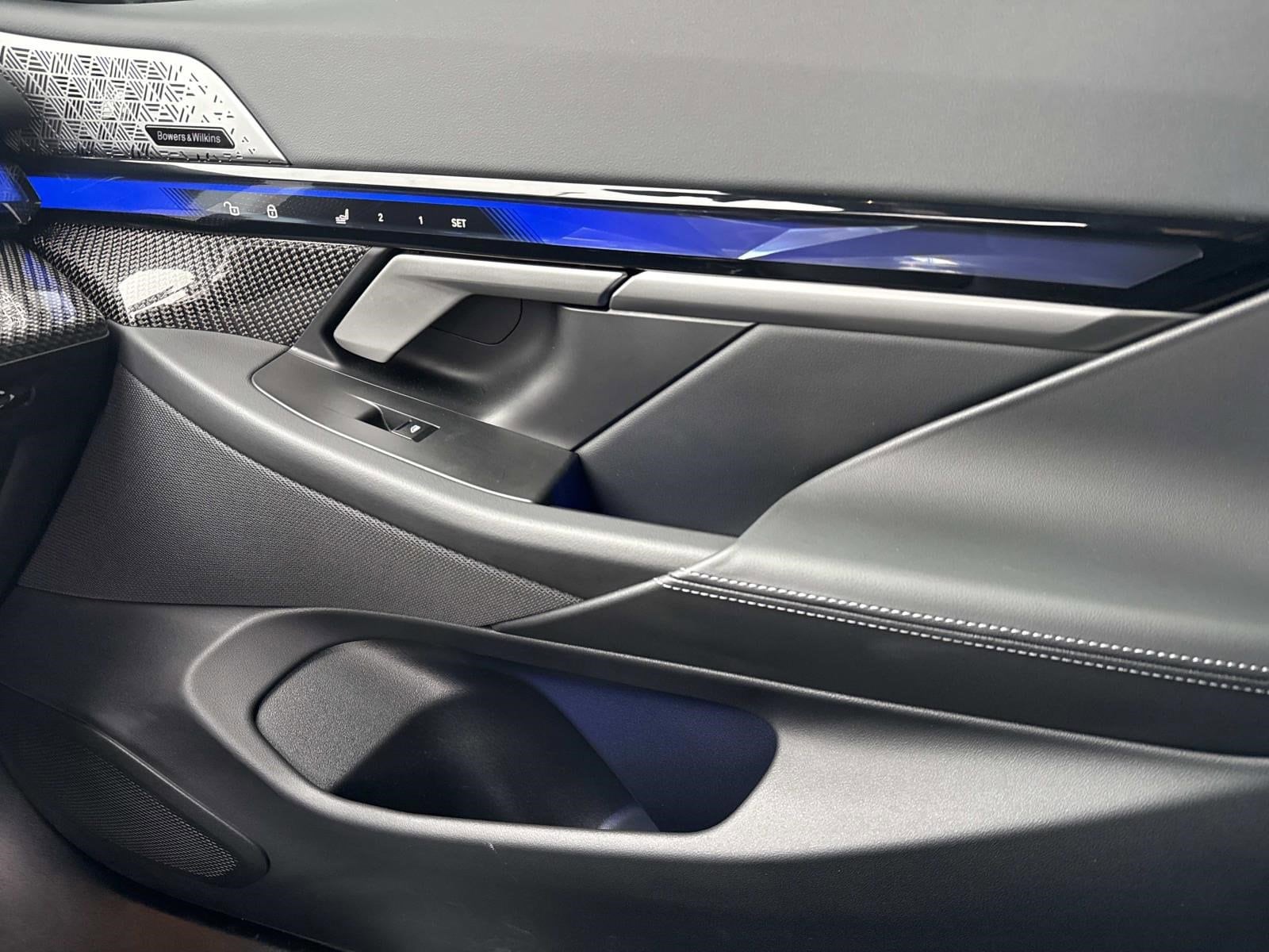 2025 BMW M5 - Image 30