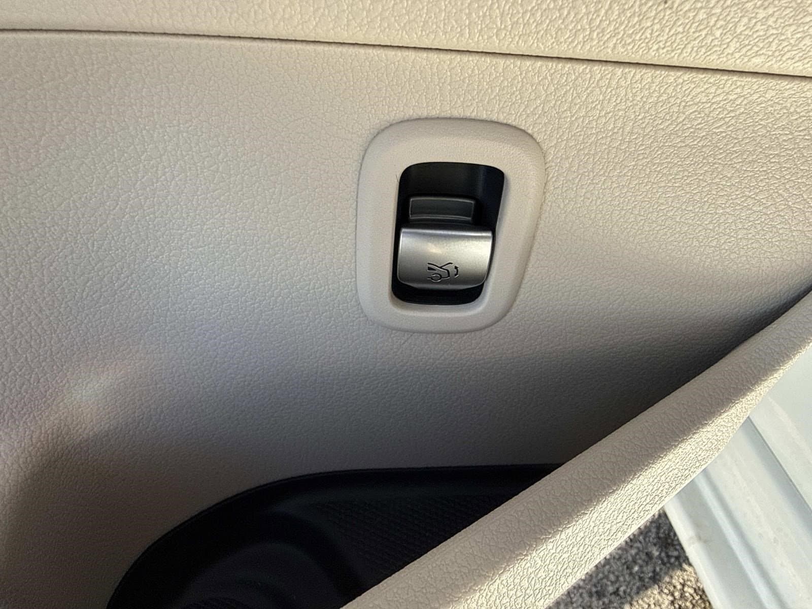 2026 MERCEDES-BENZ C-CLASS - Image 24