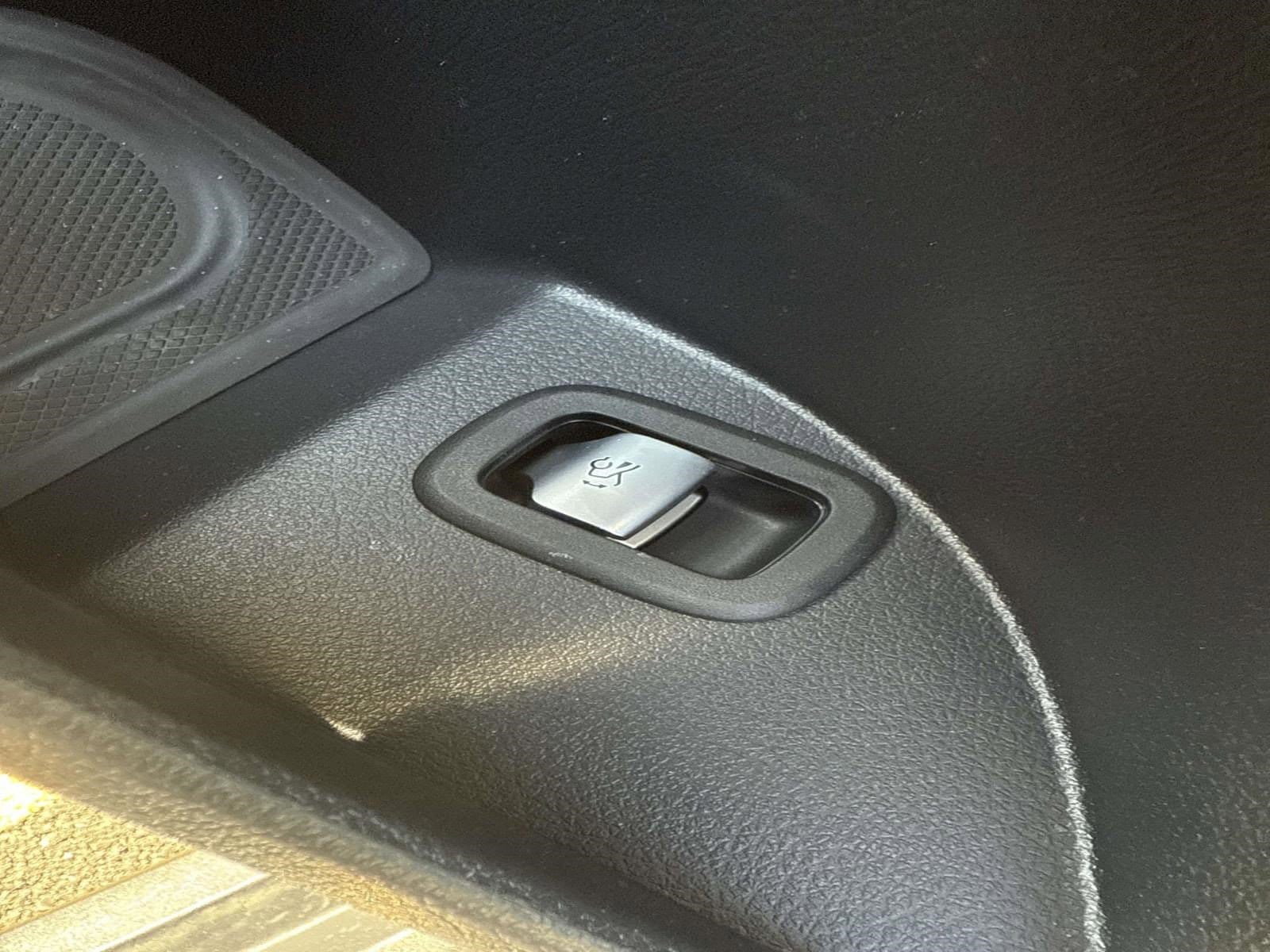 2025 MERCEDES-BENZ GLC-CLASS - Image 27