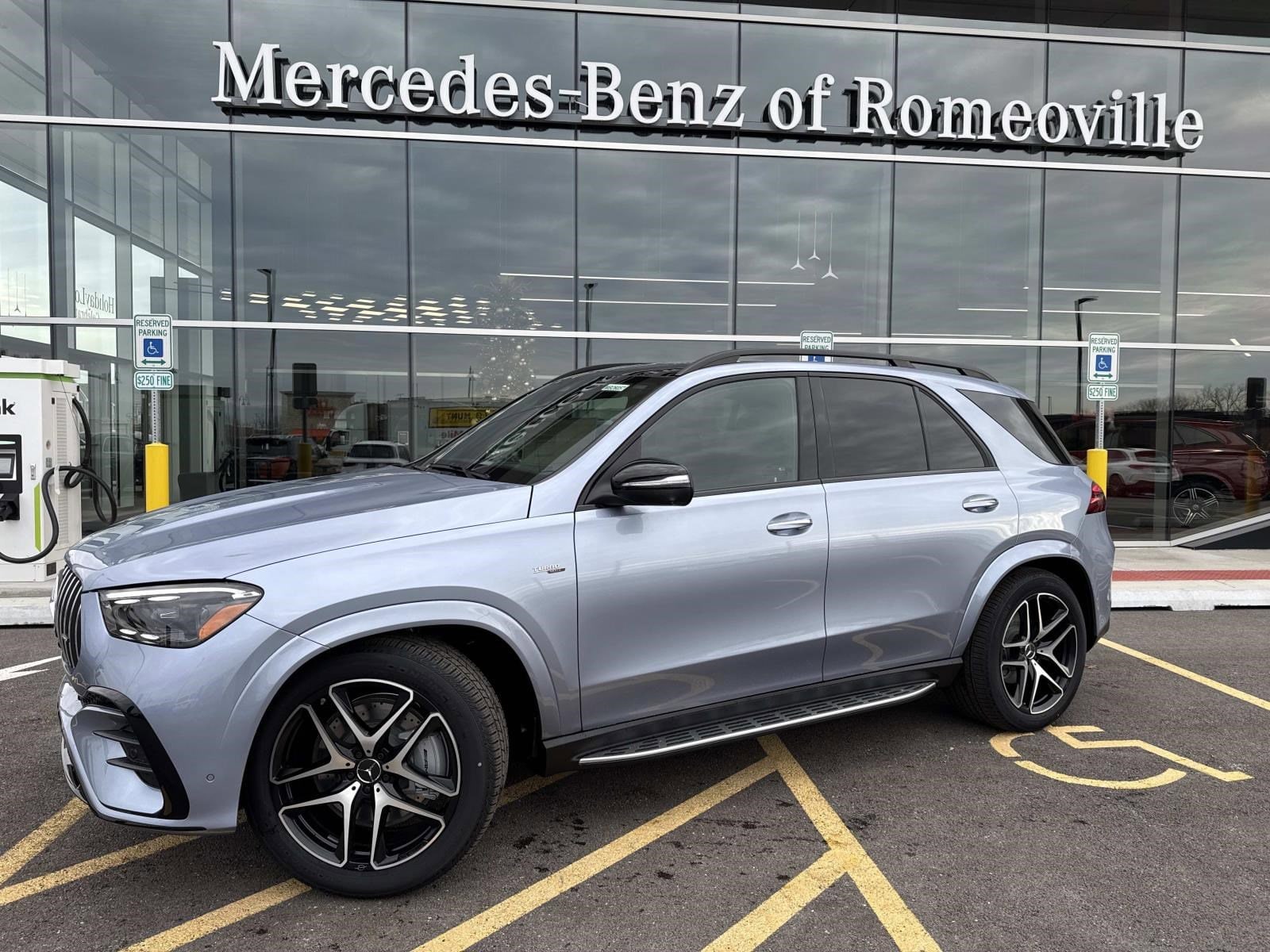 2026 Mercedes-Benz GLE AMG GLE 53's photo