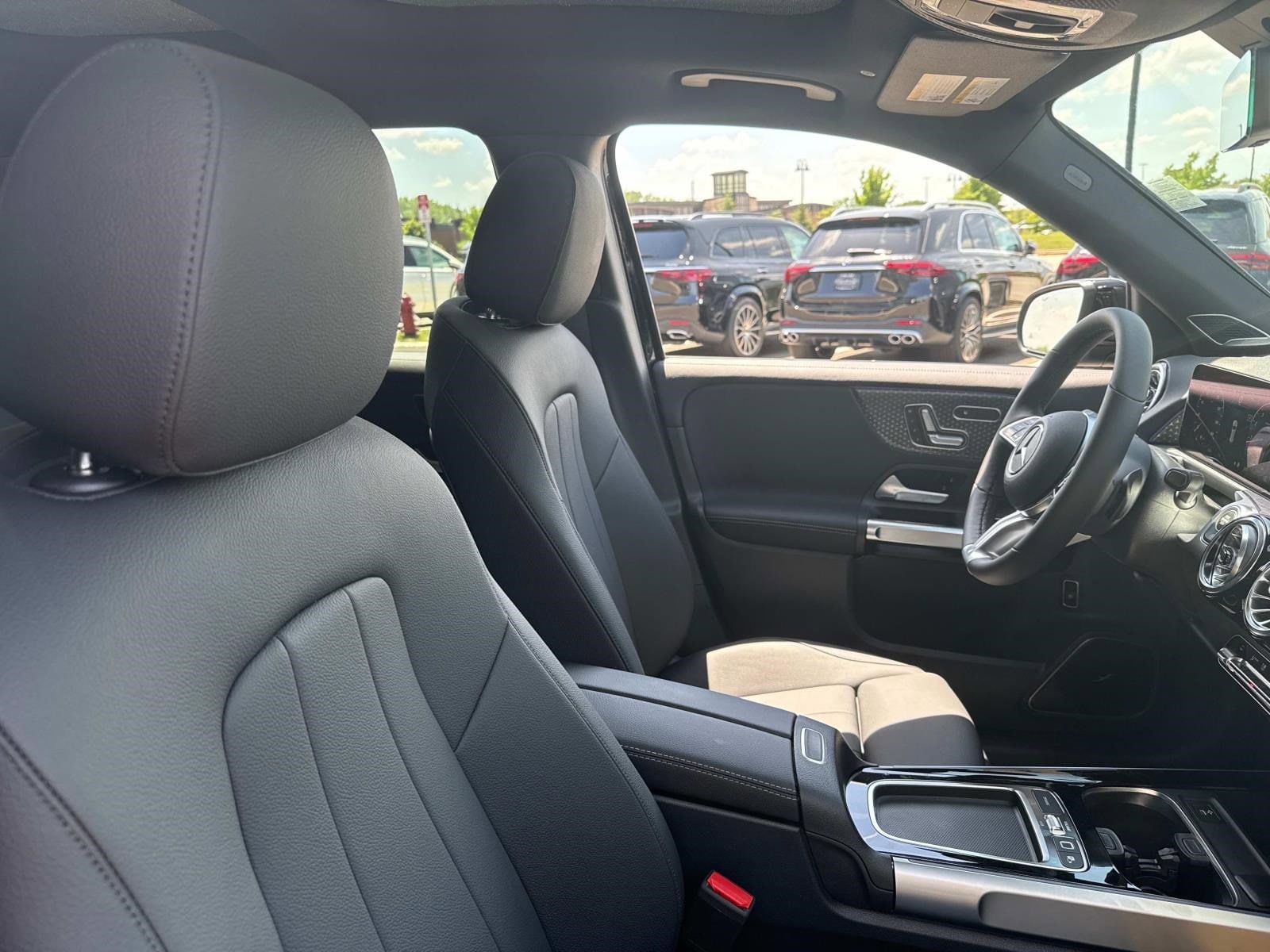 2025 MERCEDES-BENZ GLB-CLASS - Image 8