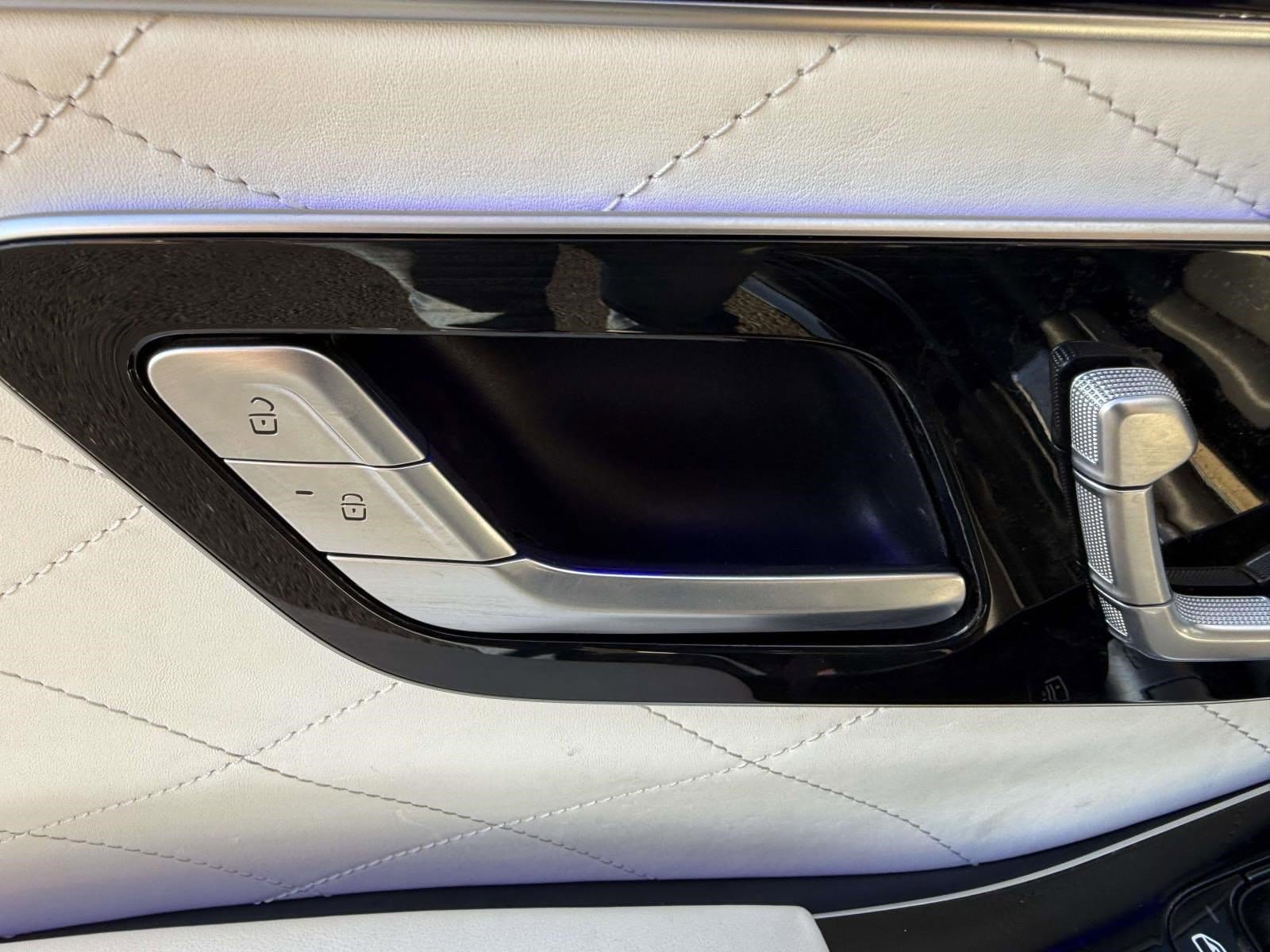 2023 MERCEDES-BENZ S-CLASS - Image 26