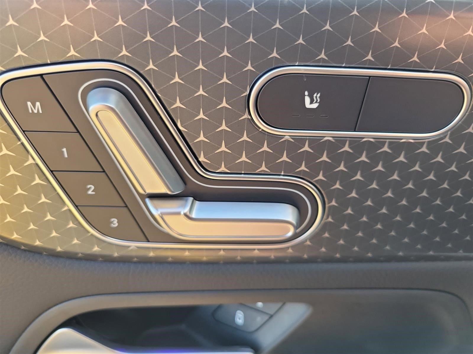 2025 MERCEDES-BENZ GLB-CLASS - Image 24