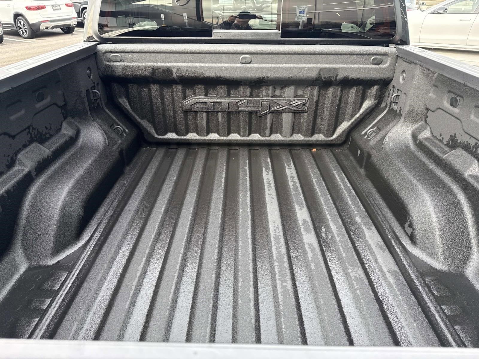 2024 GMC CANYON - Image 9