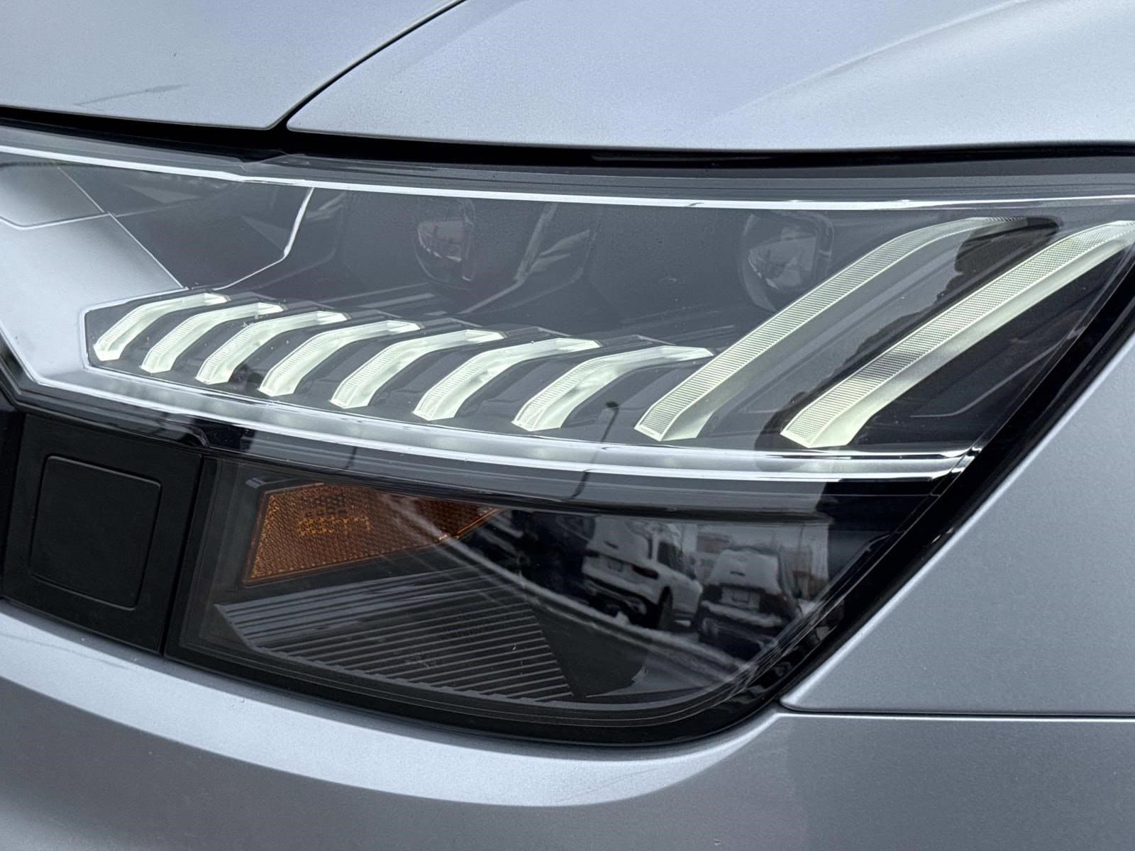 2021 AUDI Q8 - Image 12