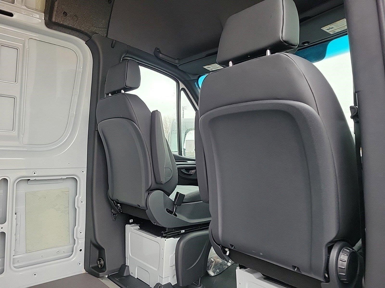 2025 MERCEDES-BENZ SPRINTER - Image 8