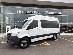 2025 Mercedes-Benz Sprinter 2500 Standard Roof 4-Cyl Diesel Van Passenger Van