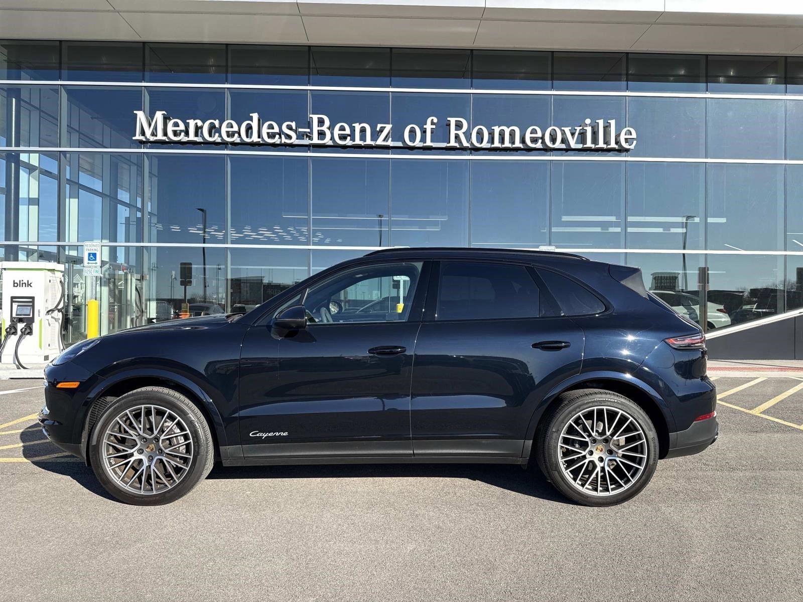 2023 PORSCHE CAYENNE - Image 2