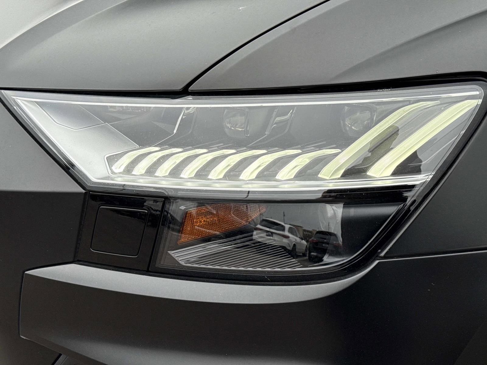 2019 AUDI Q8 - Image 10