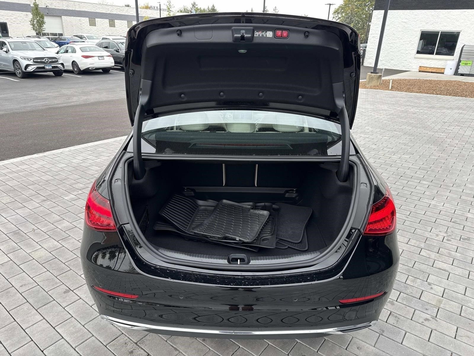 2025 MERCEDES-BENZ C-CLASS - Image 12