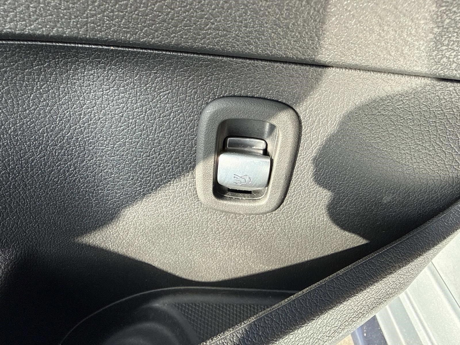 2024 MERCEDES-BENZ C-CLASS - Image 25