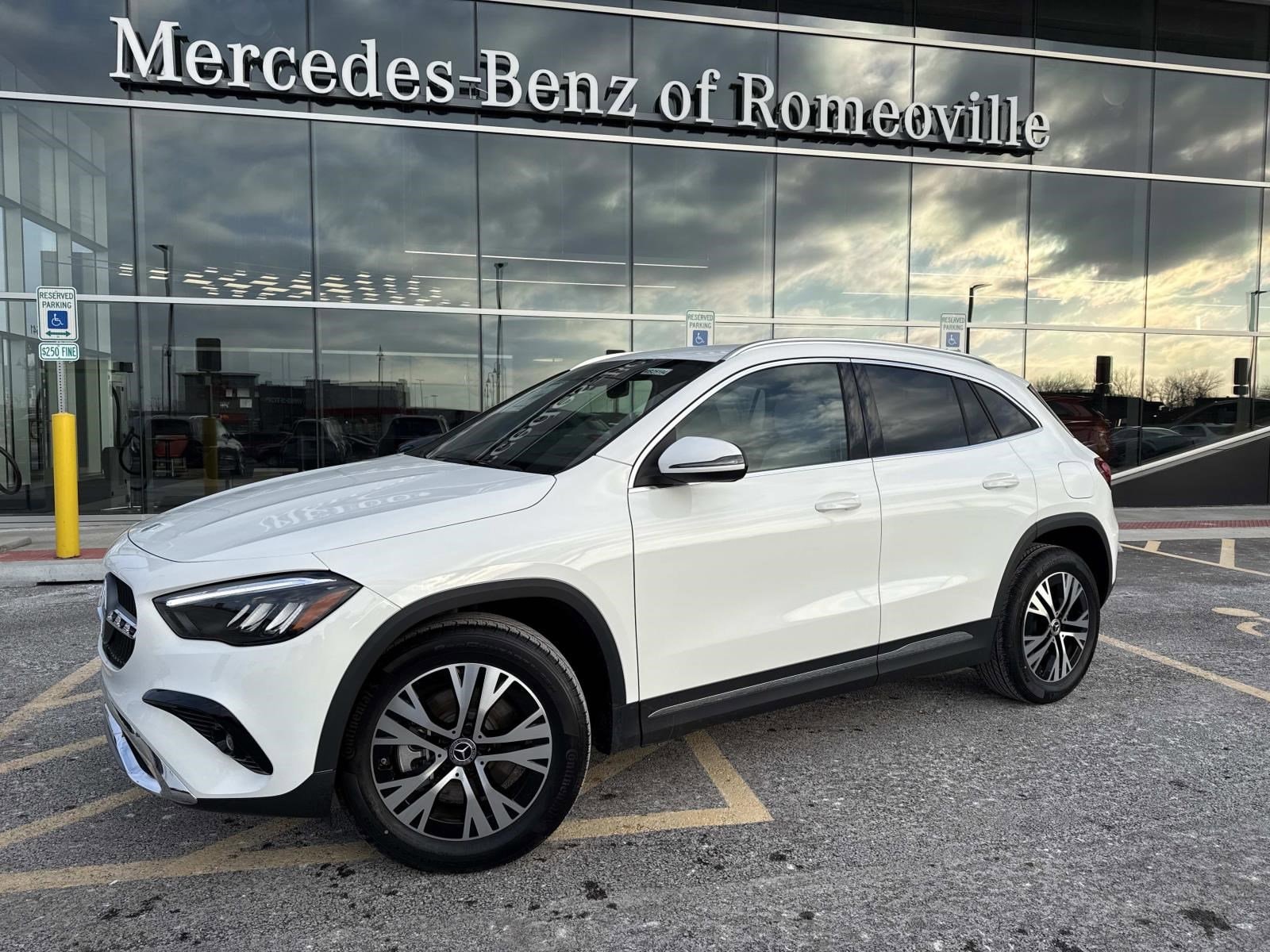 2025 MERCEDES-BENZ GLA-CLASS - Image 1