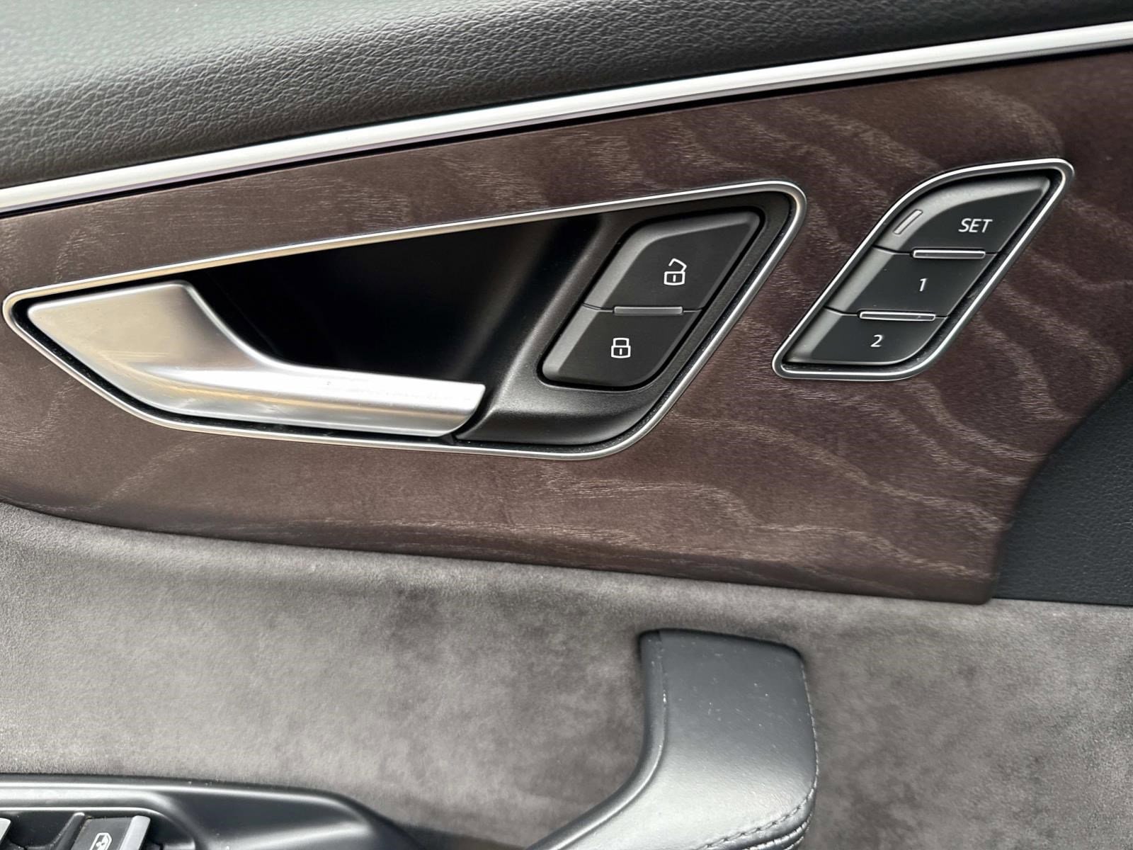 2019 AUDI Q8 - Image 20