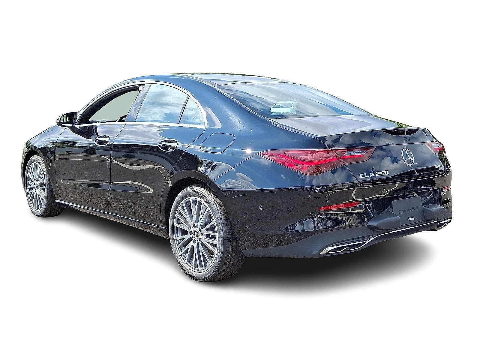 2025 Mercedes Benz CLA 250 4MATIC photo 2