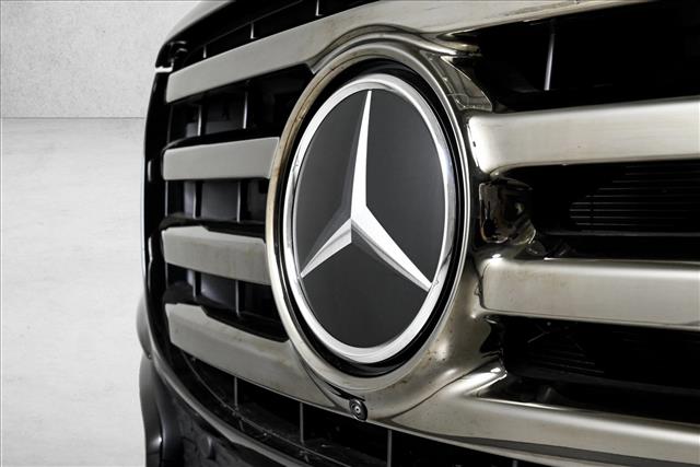 2026 Mercedes Benz GLS 450 4MATIC photo 2