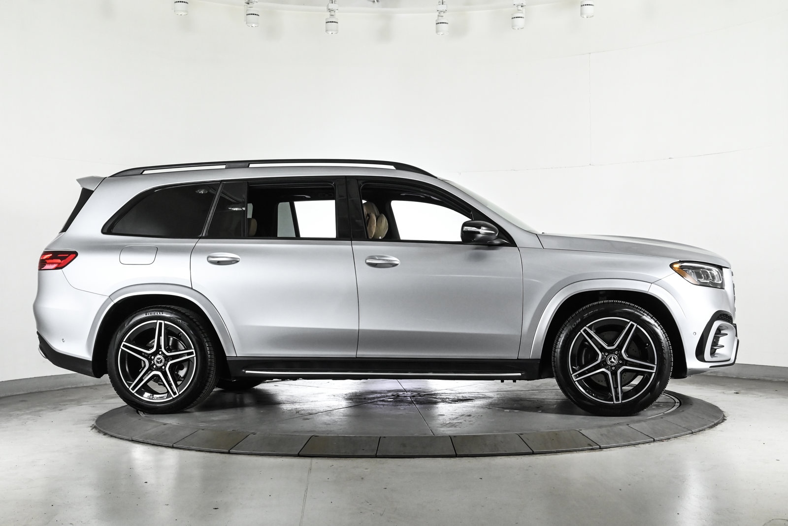 2025 MERCEDES-BENZ GLS-CLASS - Image 4