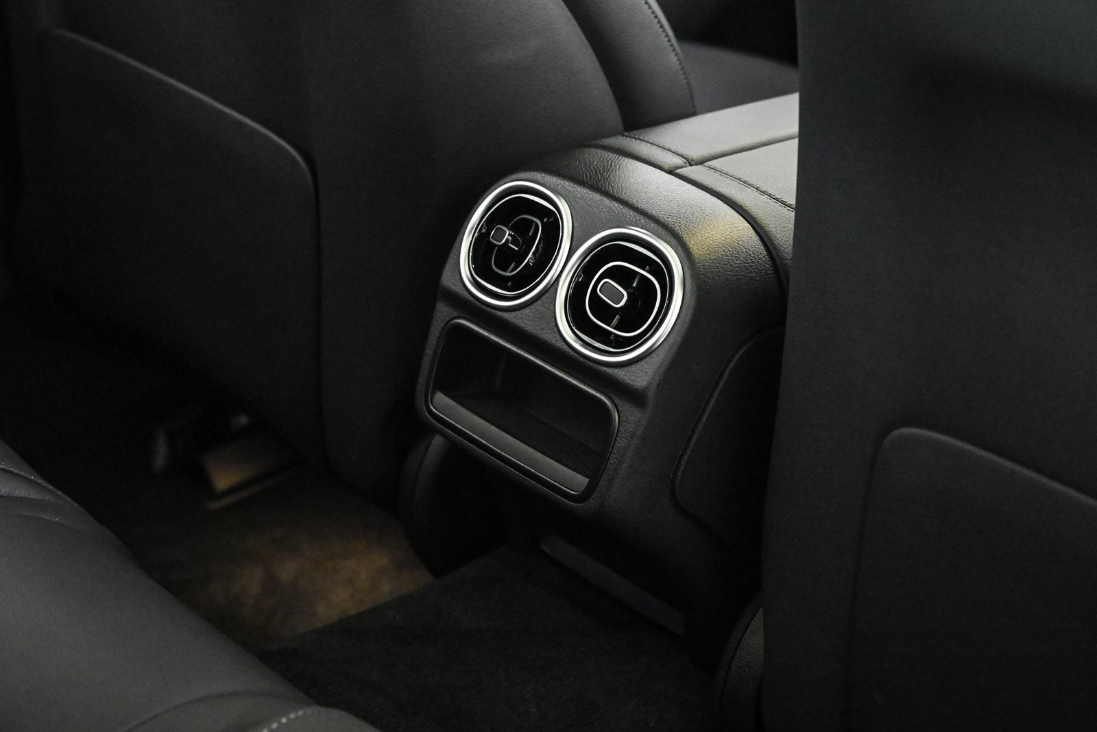 2025 MERCEDES-BENZ C-CLASS - Image 19