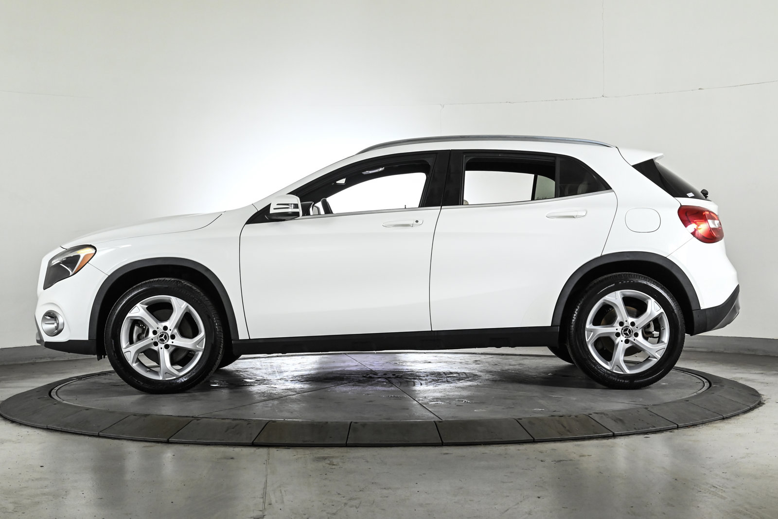 2020 MERCEDES-BENZ GLA-CLASS - Image 9