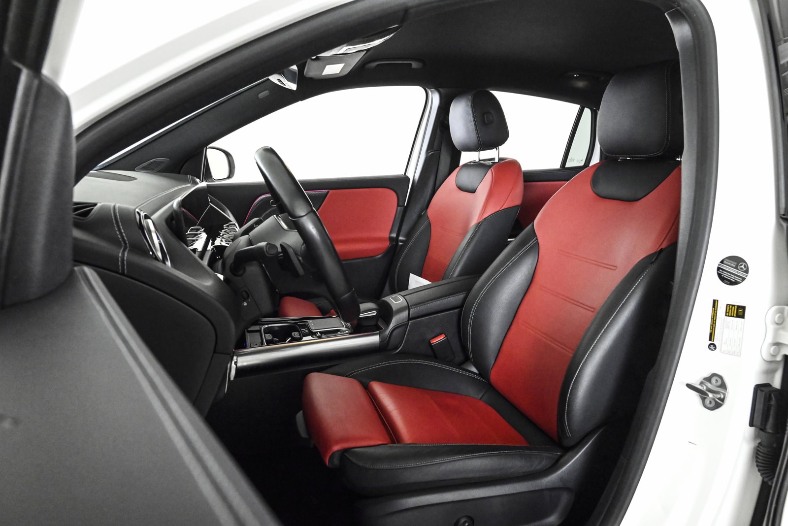 2023 MERCEDES-BENZ GLA-CLASS - Image 18