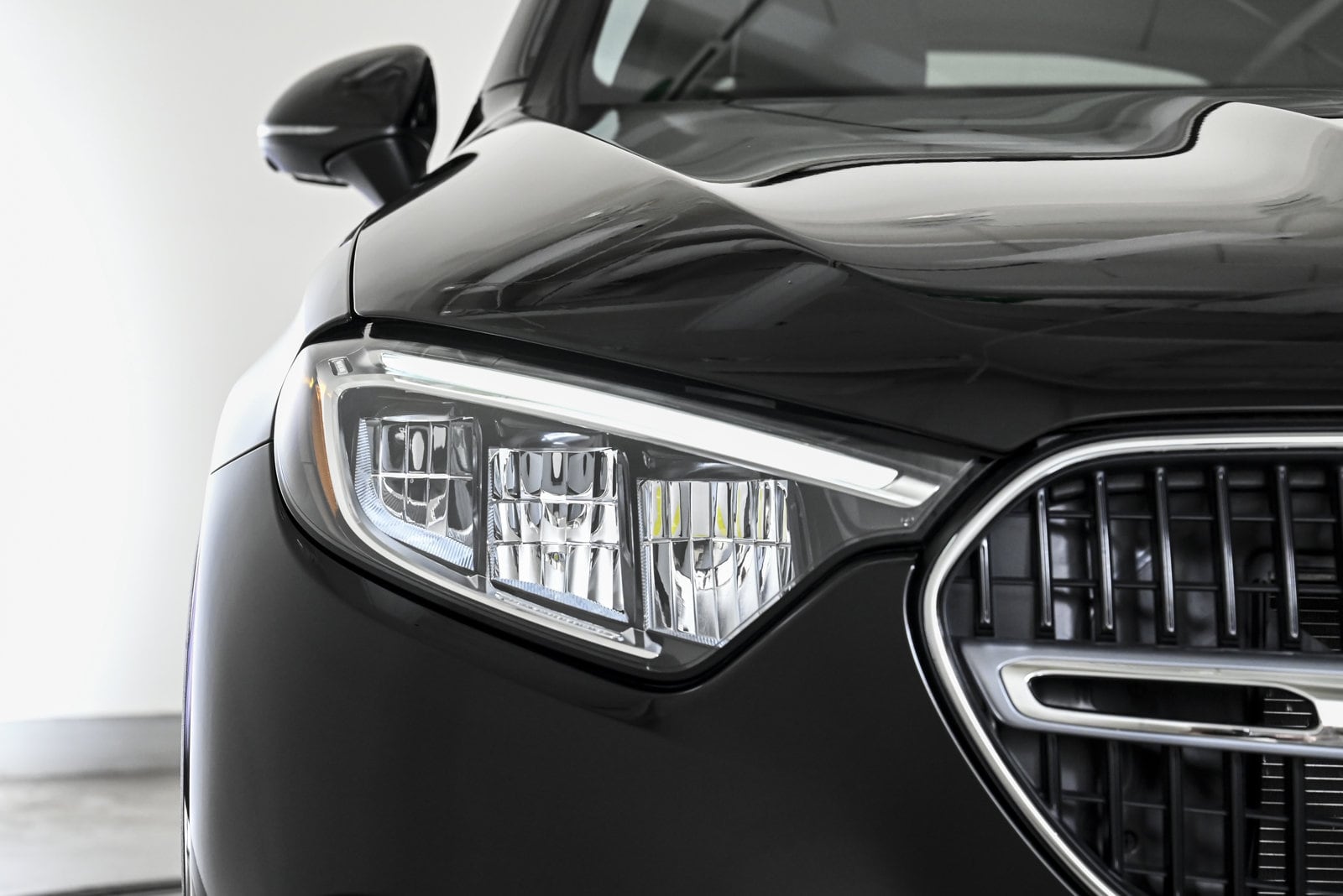 2025 MERCEDES-BENZ GLC-CLASS - Image 4