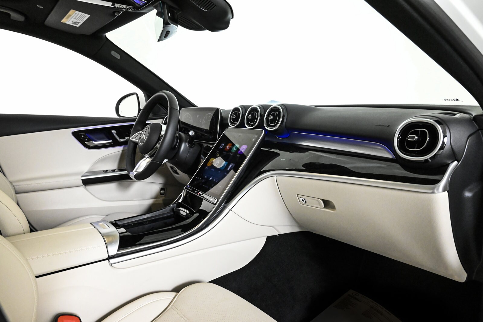 2025 MERCEDES-BENZ C-CLASS - Image 24