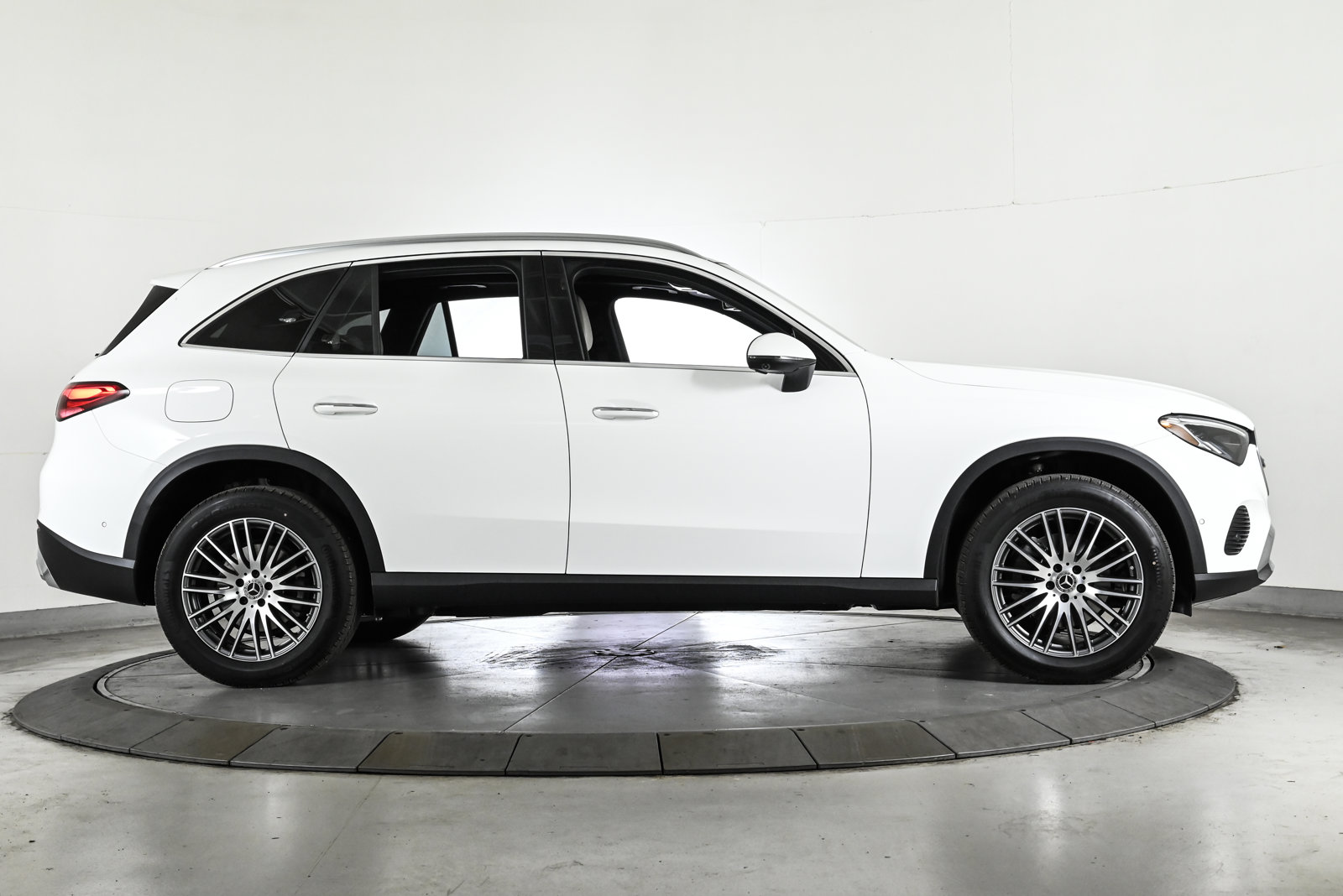 2026 MERCEDES-BENZ GLC-CLASS - Image 4