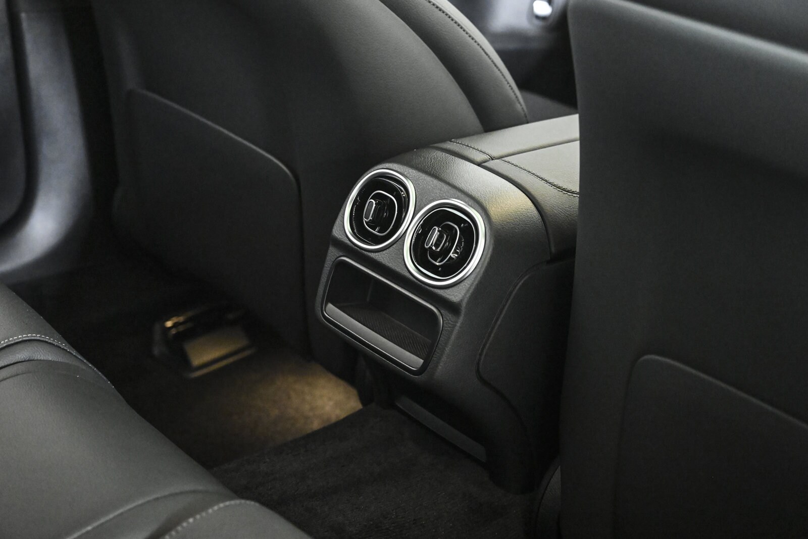 2026 MERCEDES-BENZ C-CLASS - Image 19