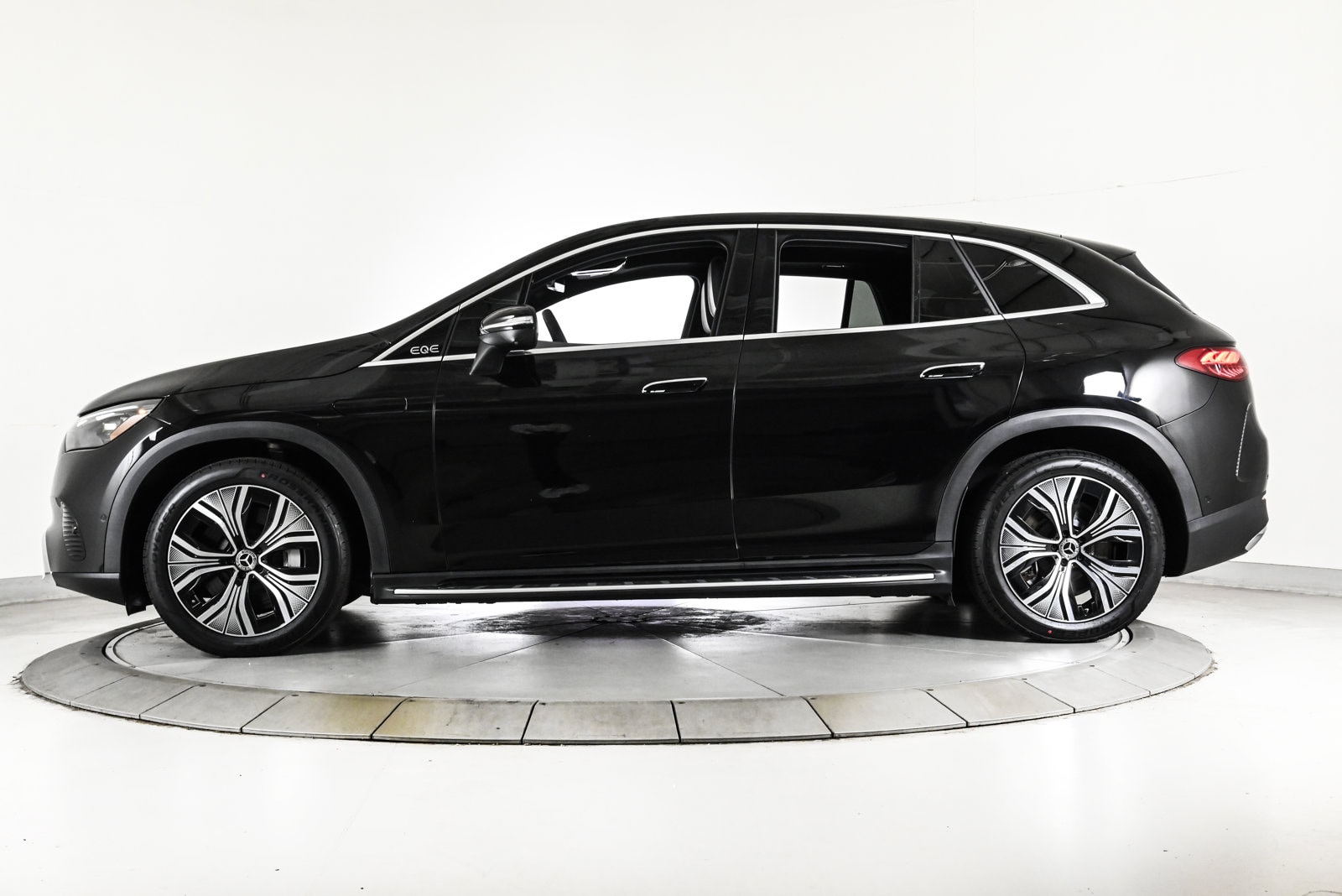 2023 MERCEDES-BENZ EQE-CLASS SUV - Image 9