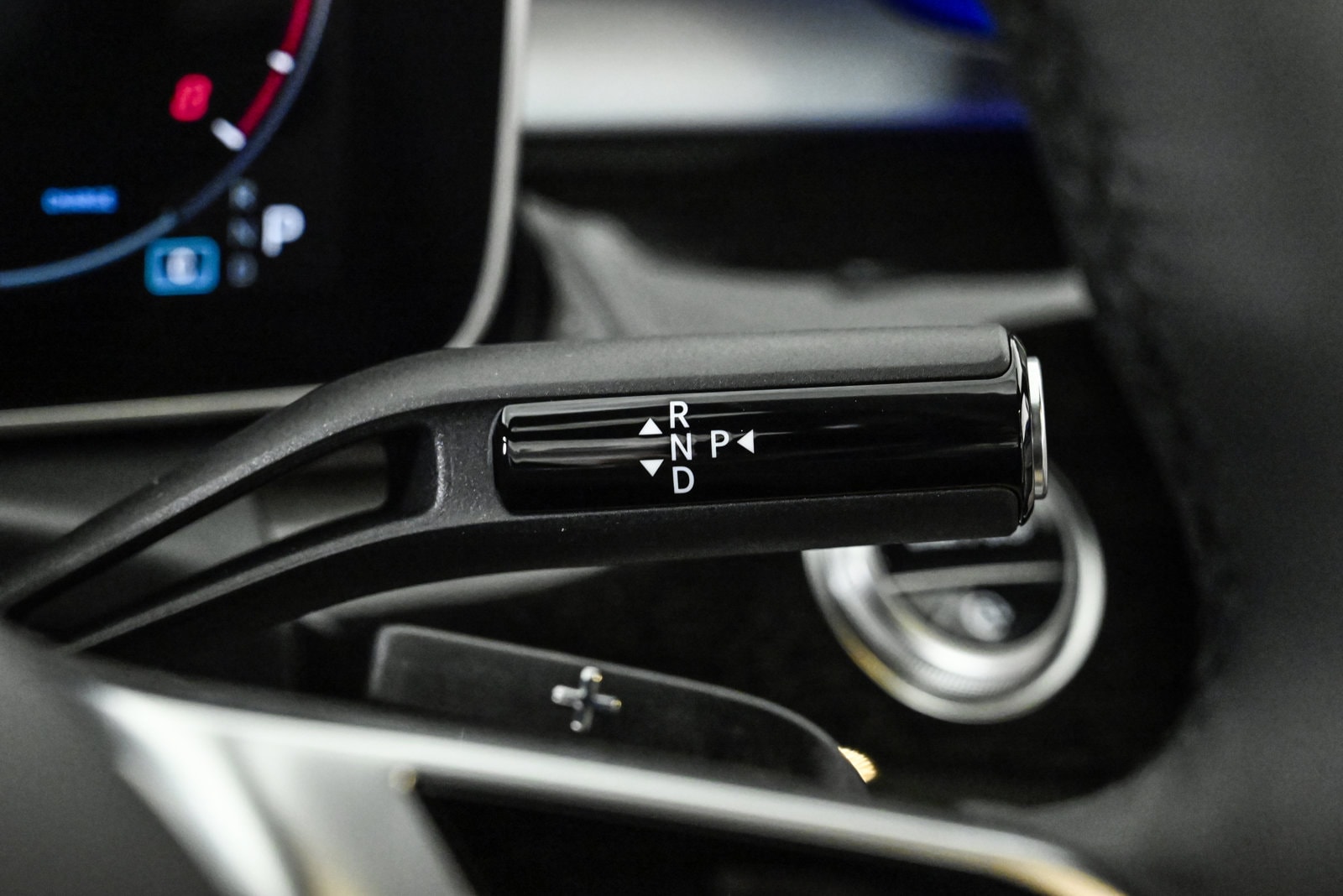 2025 MERCEDES-BENZ C-CLASS - Image 12