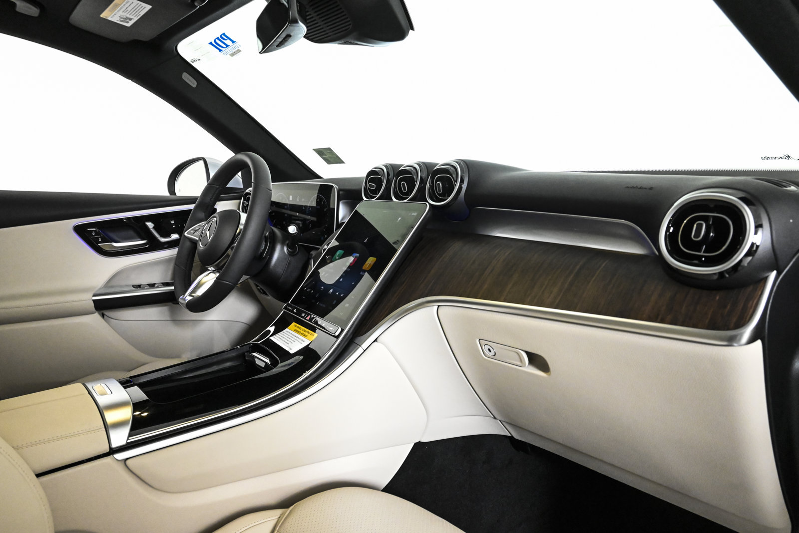 2026 MERCEDES-BENZ GLC-CLASS - Image 24