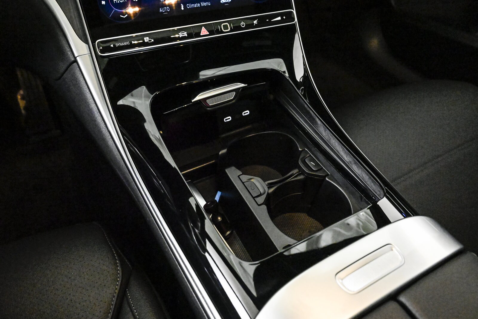 2026 MERCEDES-BENZ C-CLASS - Image 13