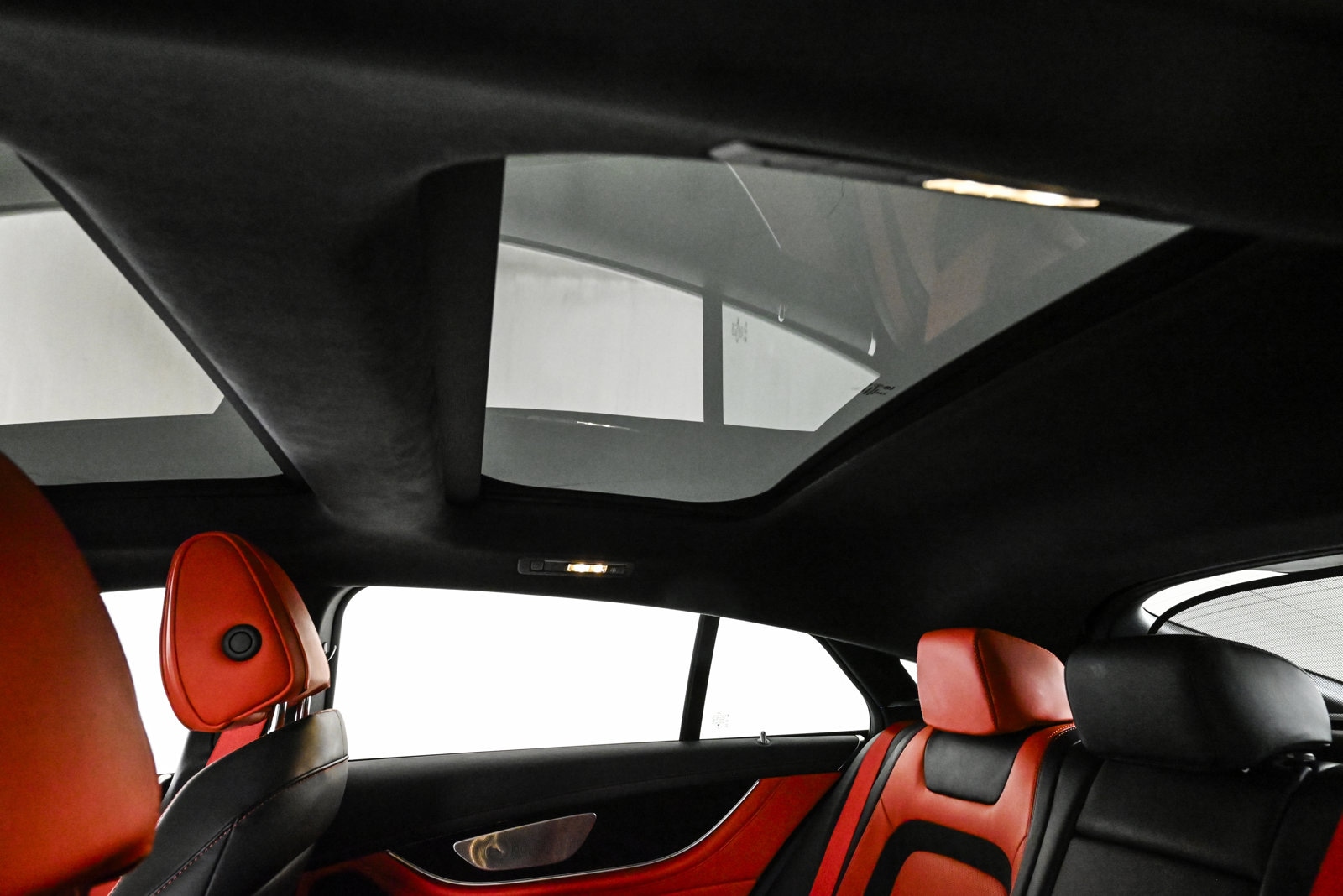 2026 MERCEDES BENZ AMG GT - Image 20