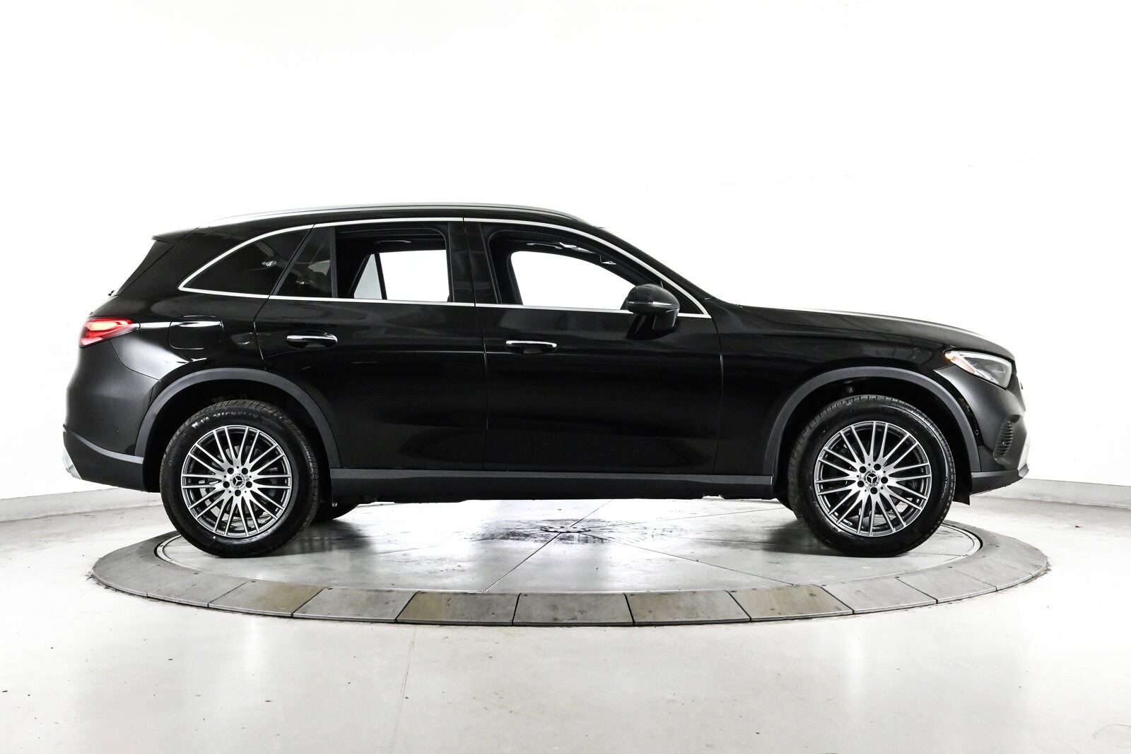 2026 MERCEDES-BENZ GLC-CLASS - Image 4