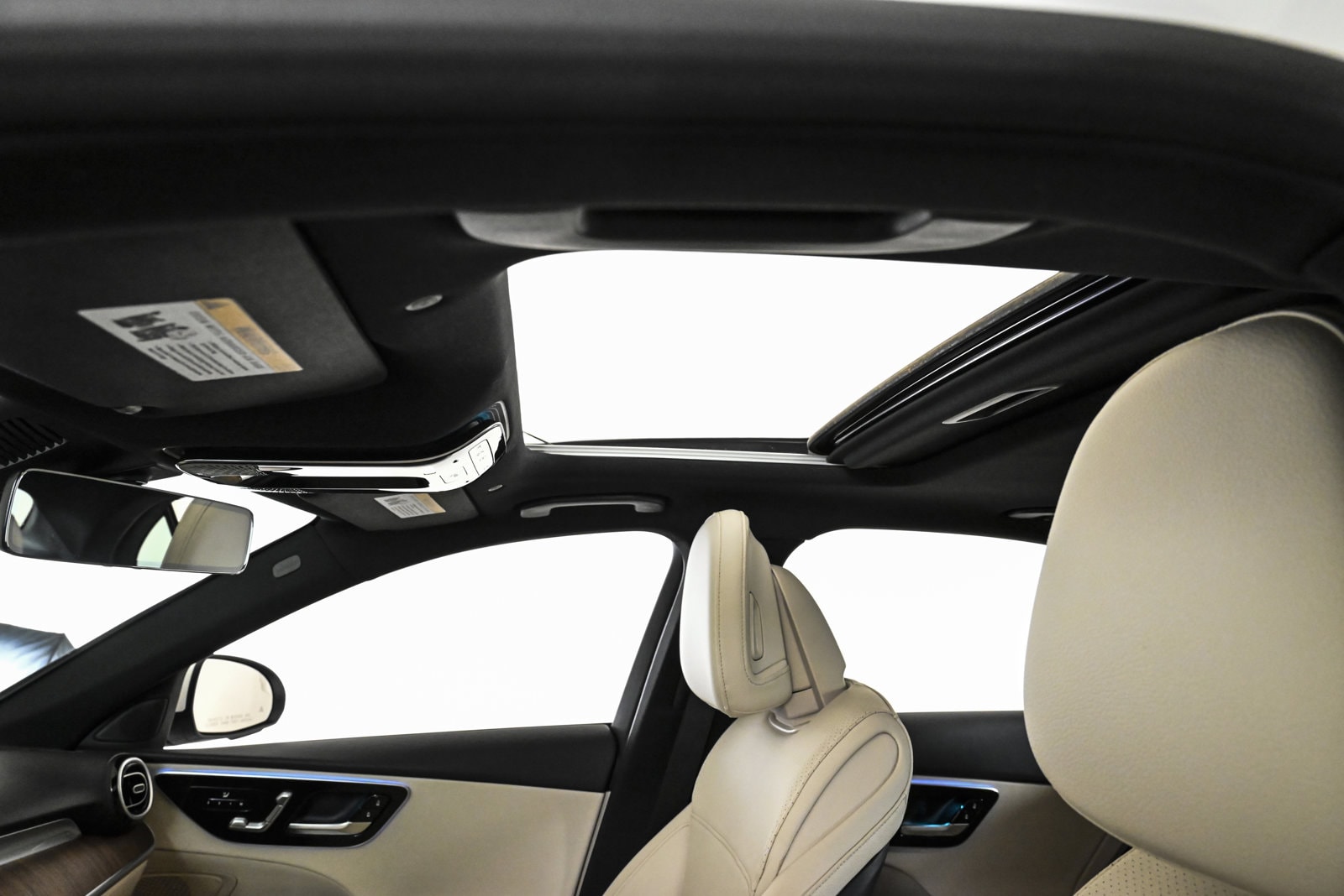 2025 MERCEDES-BENZ C-CLASS - Image 17