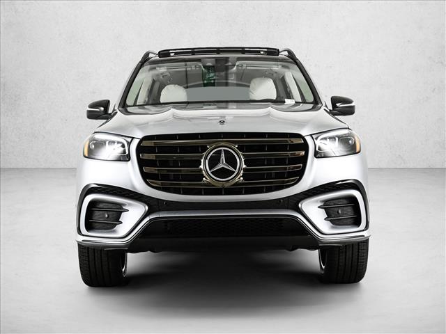 2026 Mercedes Benz GLS 450 4MATIC photo 2