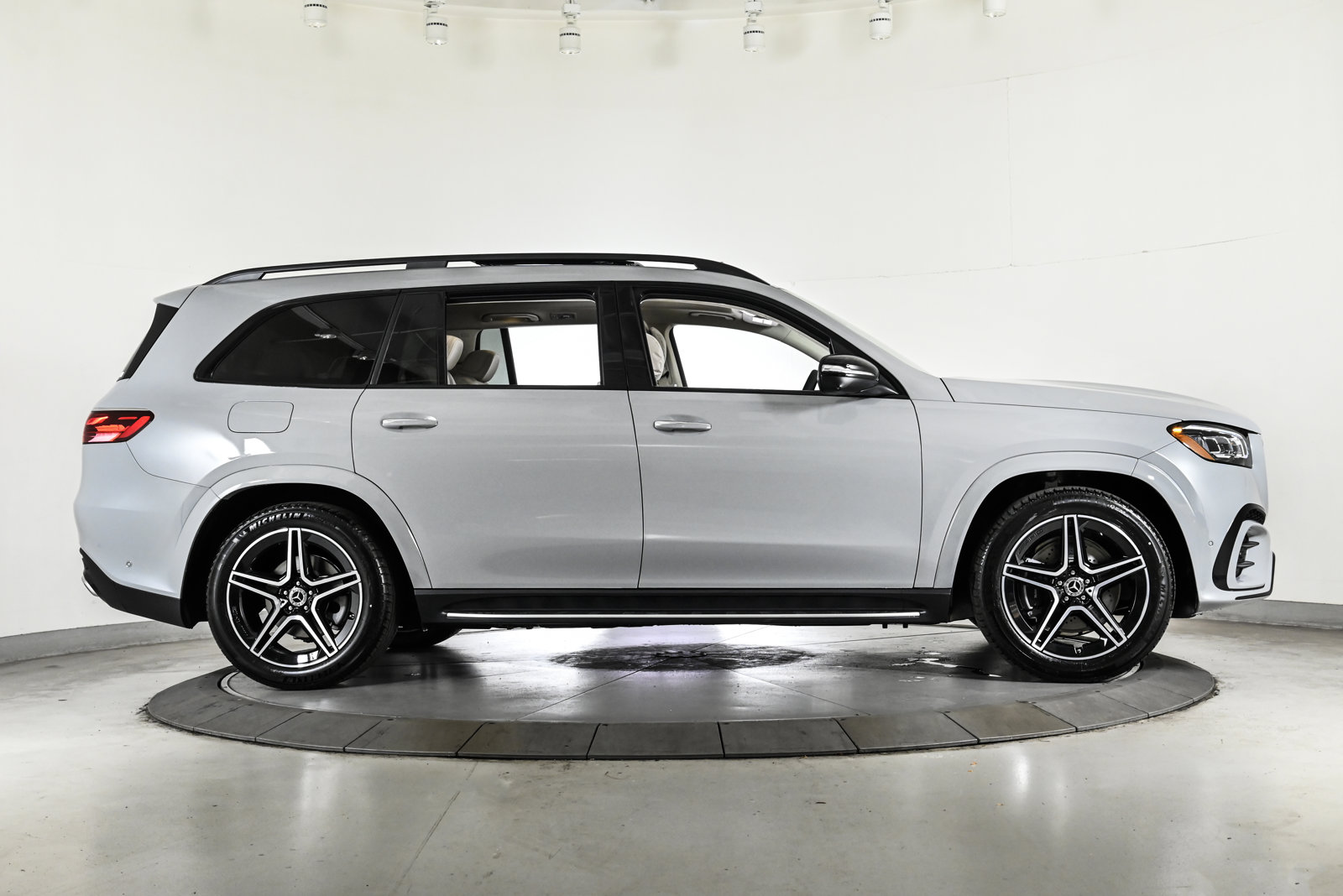 2026 MERCEDES-BENZ GLS-CLASS - Image 4