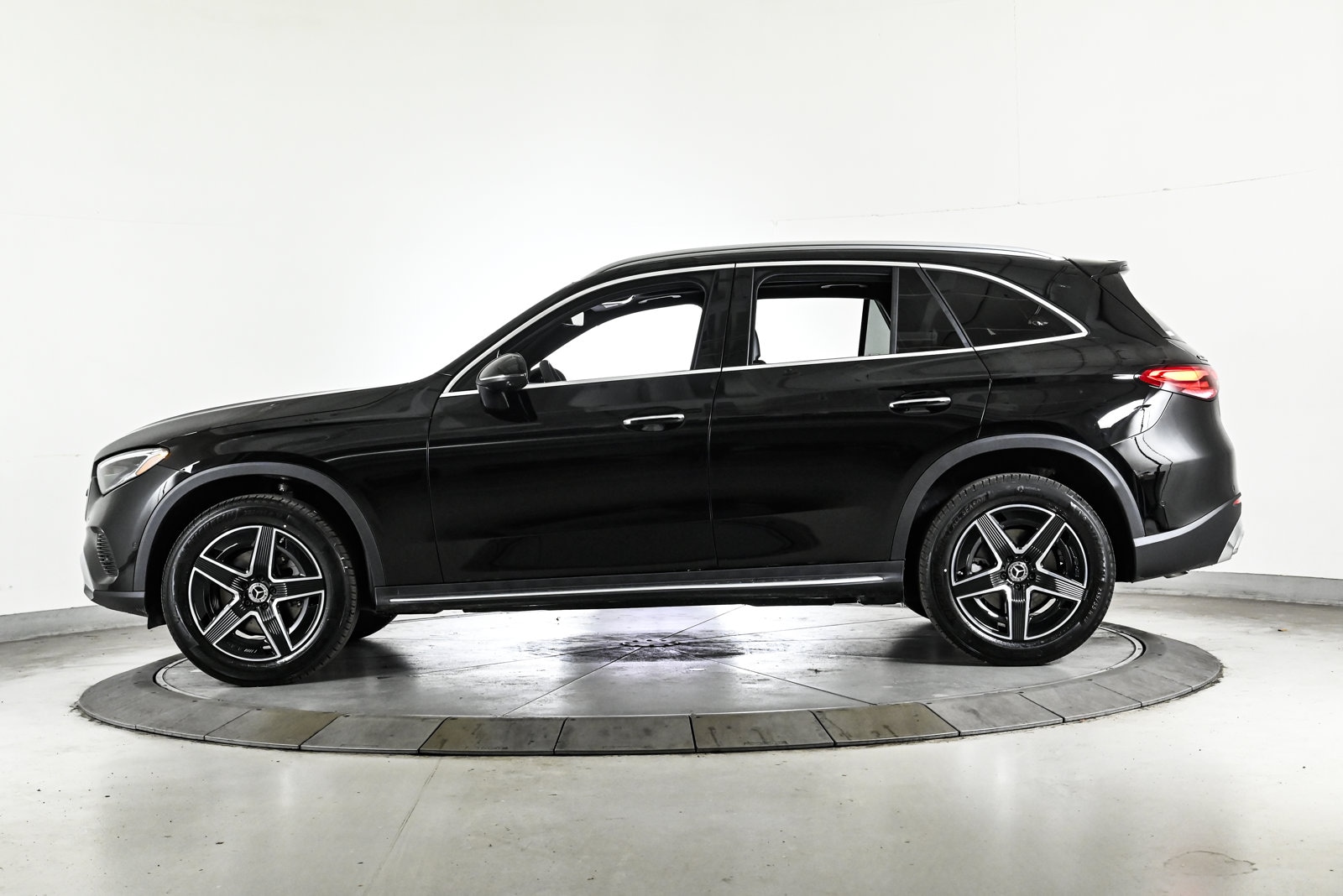 2026 MERCEDES-BENZ GLC-CLASS - Image 8
