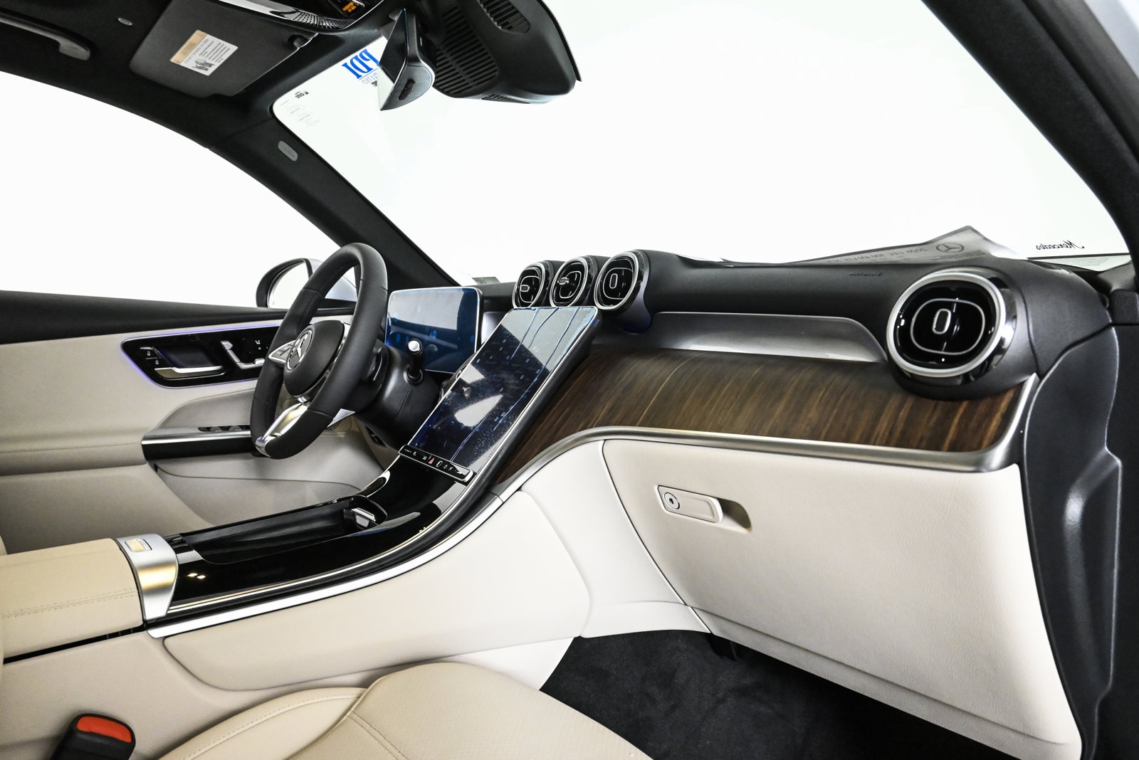 2026 MERCEDES-BENZ GLC-CLASS - Image 24