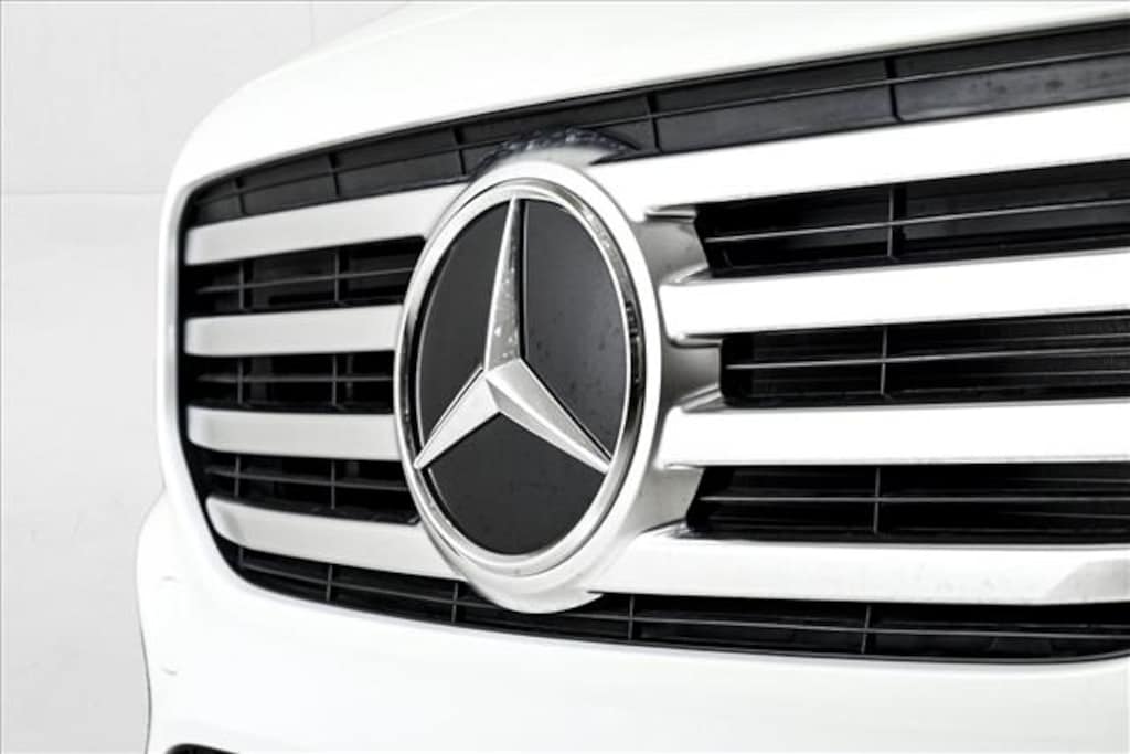 New 2025 Mercedes-Benz GLB 250 4MATIC SUV