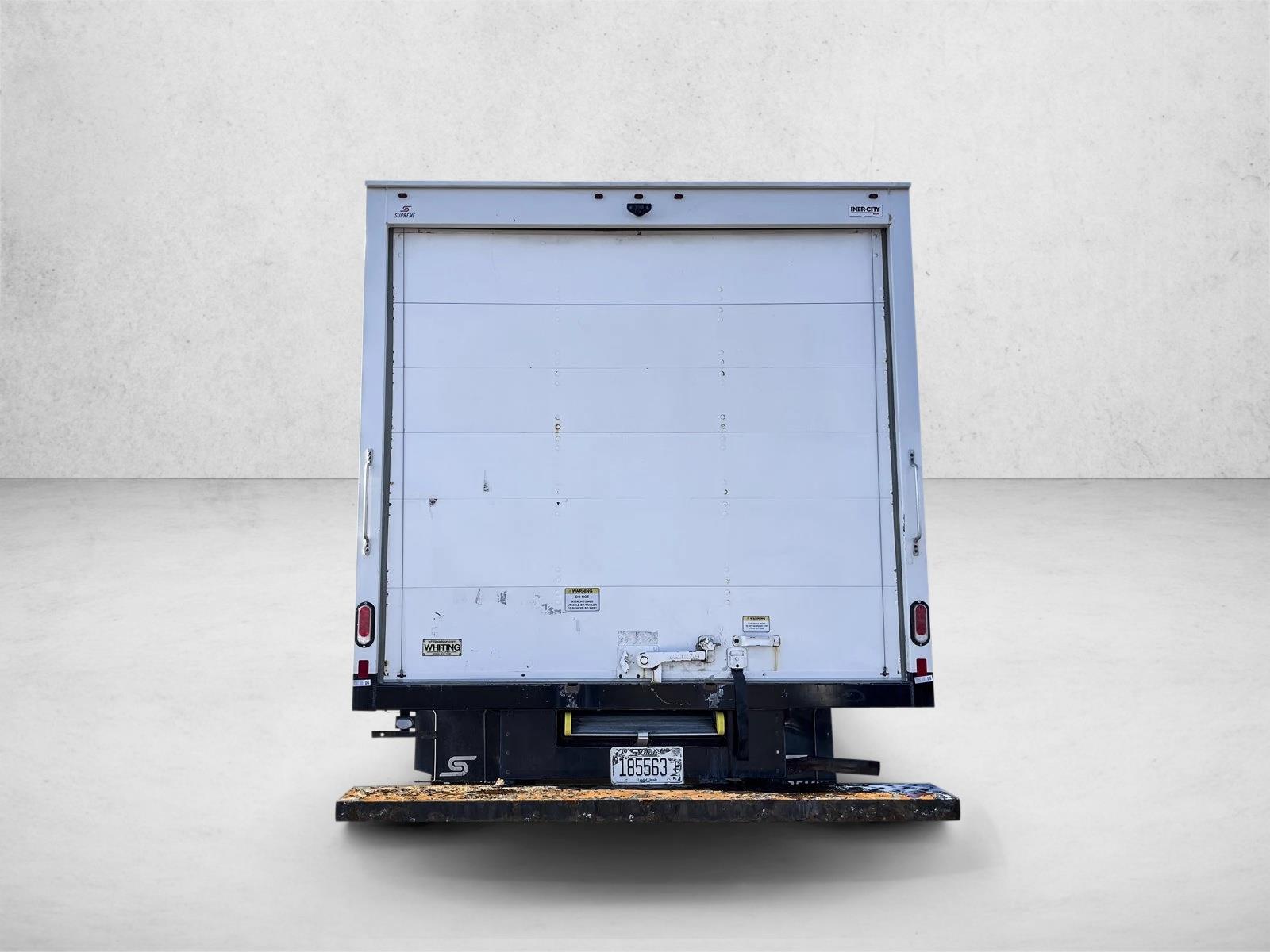 2022 GMC SAVANA - Image 6