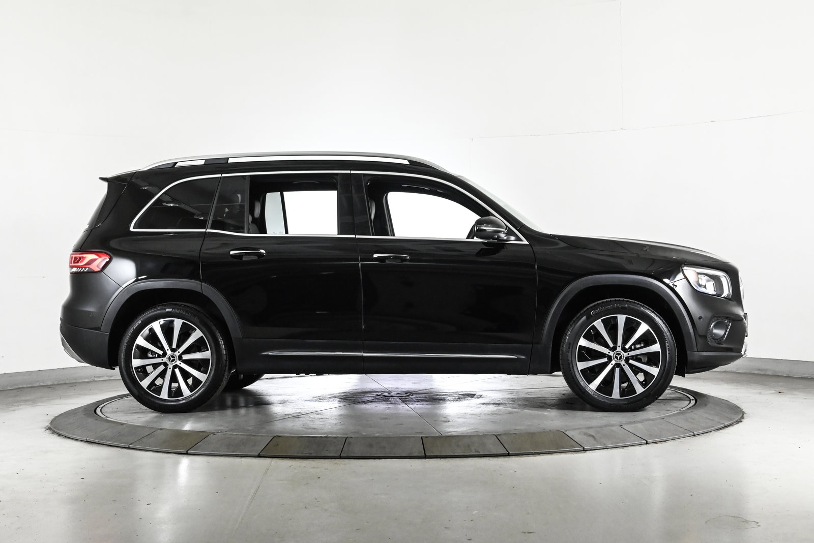 2023 MERCEDES-BENZ GLB-CLASS - Image 4