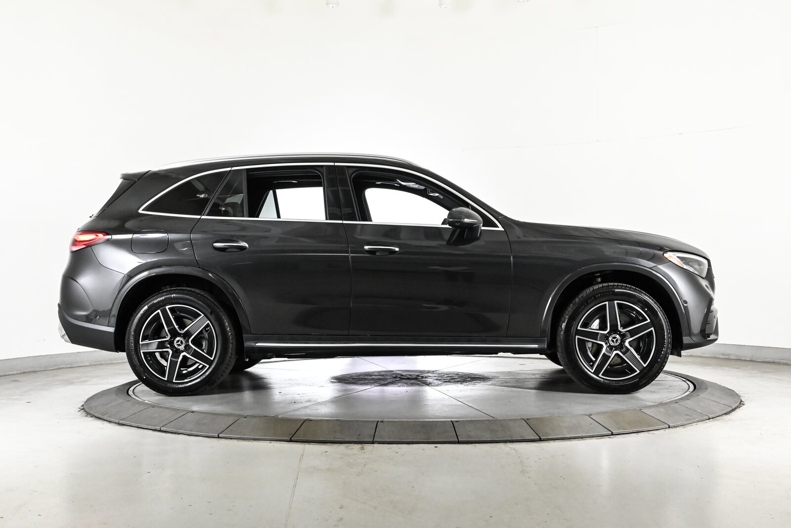 2026 MERCEDES-BENZ GLC-CLASS - Image 4
