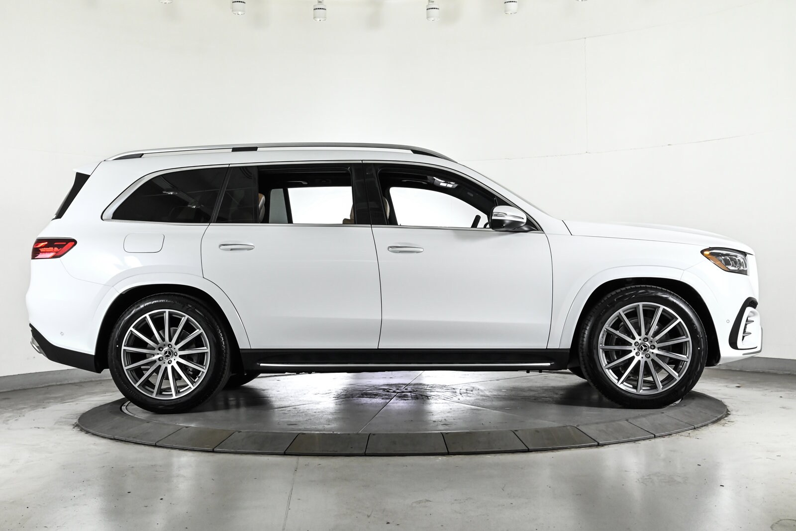 2026 MERCEDES-BENZ GLS-CLASS - Image 4