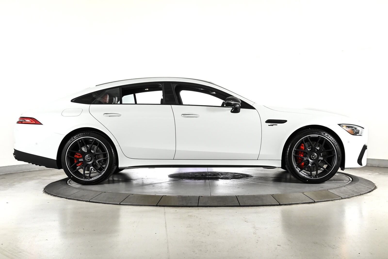 2026 MERCEDES BENZ AMG GT - Image 4