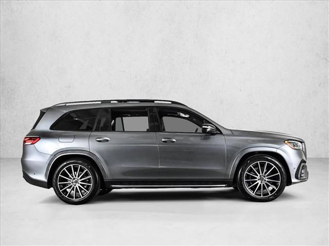 2026 Mercedes Benz GLS 580 4MATIC photo 4
