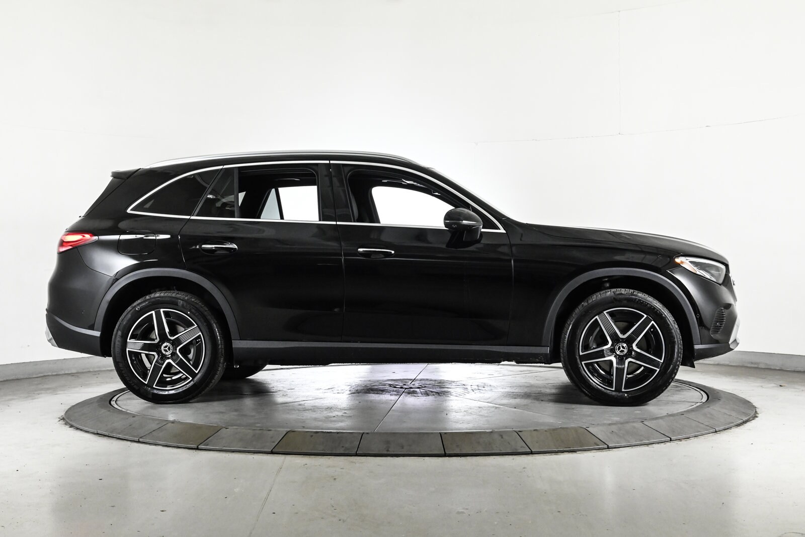 2026 MERCEDES-BENZ GLC-CLASS - Image 4